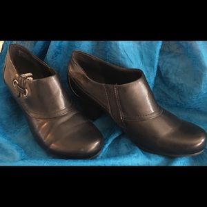 Baretraps  Charley- black shoes, 81/2 -M